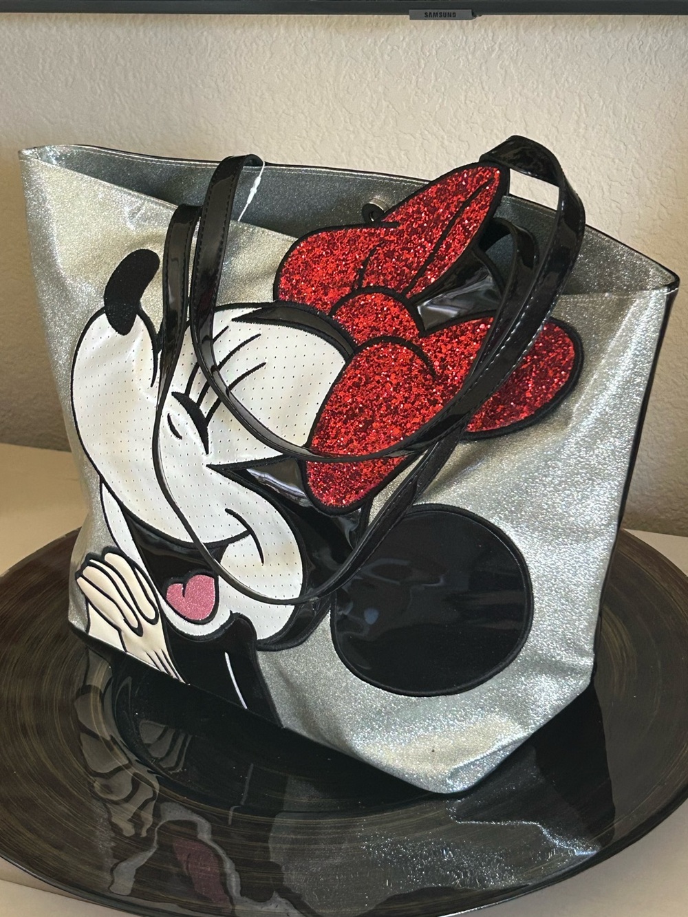 Danielle Nicole Disney Minnie Mouse Silver Metallic Minnie Tote Red Glitter Bow